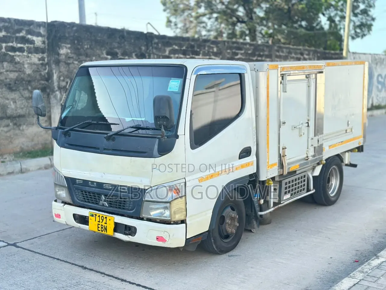 Mitsubishi Canter 2002 White