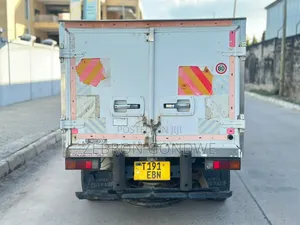Mitsubishi Canter 2002 White