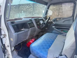 Mitsubishi Canter 2002 White