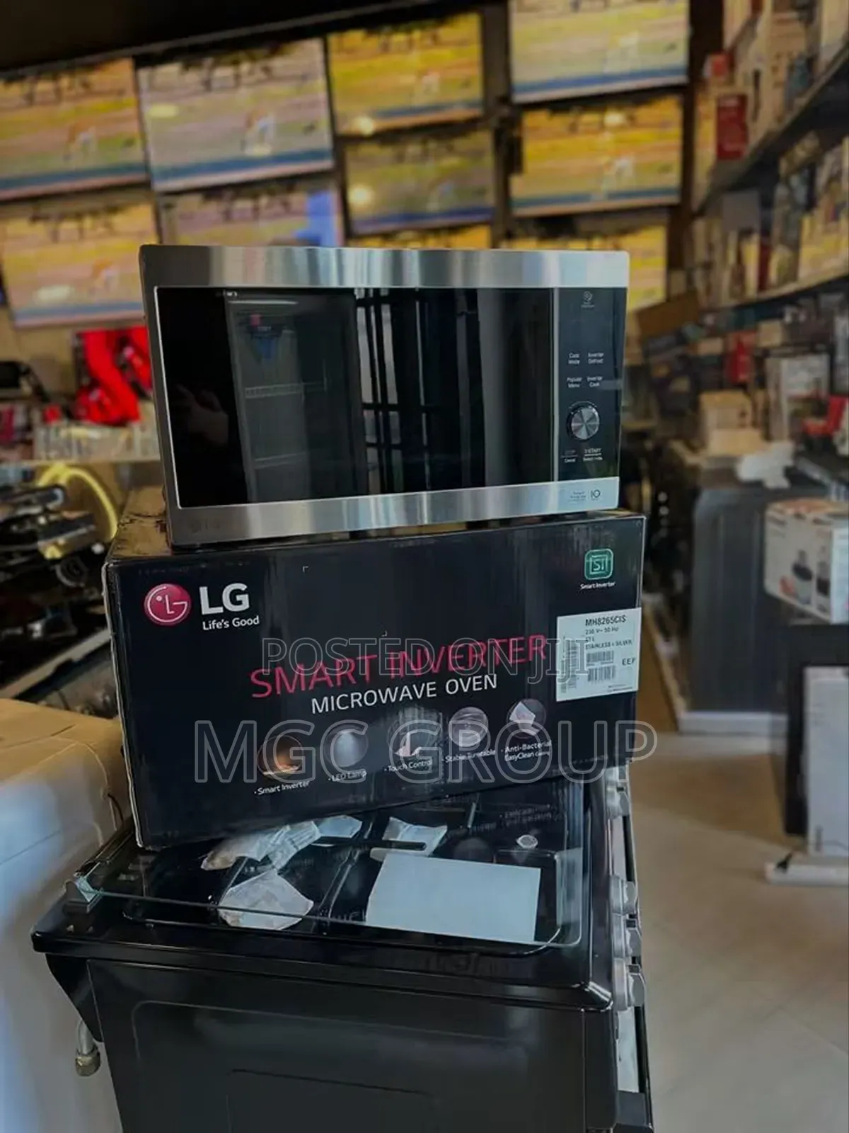 LG 42L NeoChef Grill Microwave Oven.