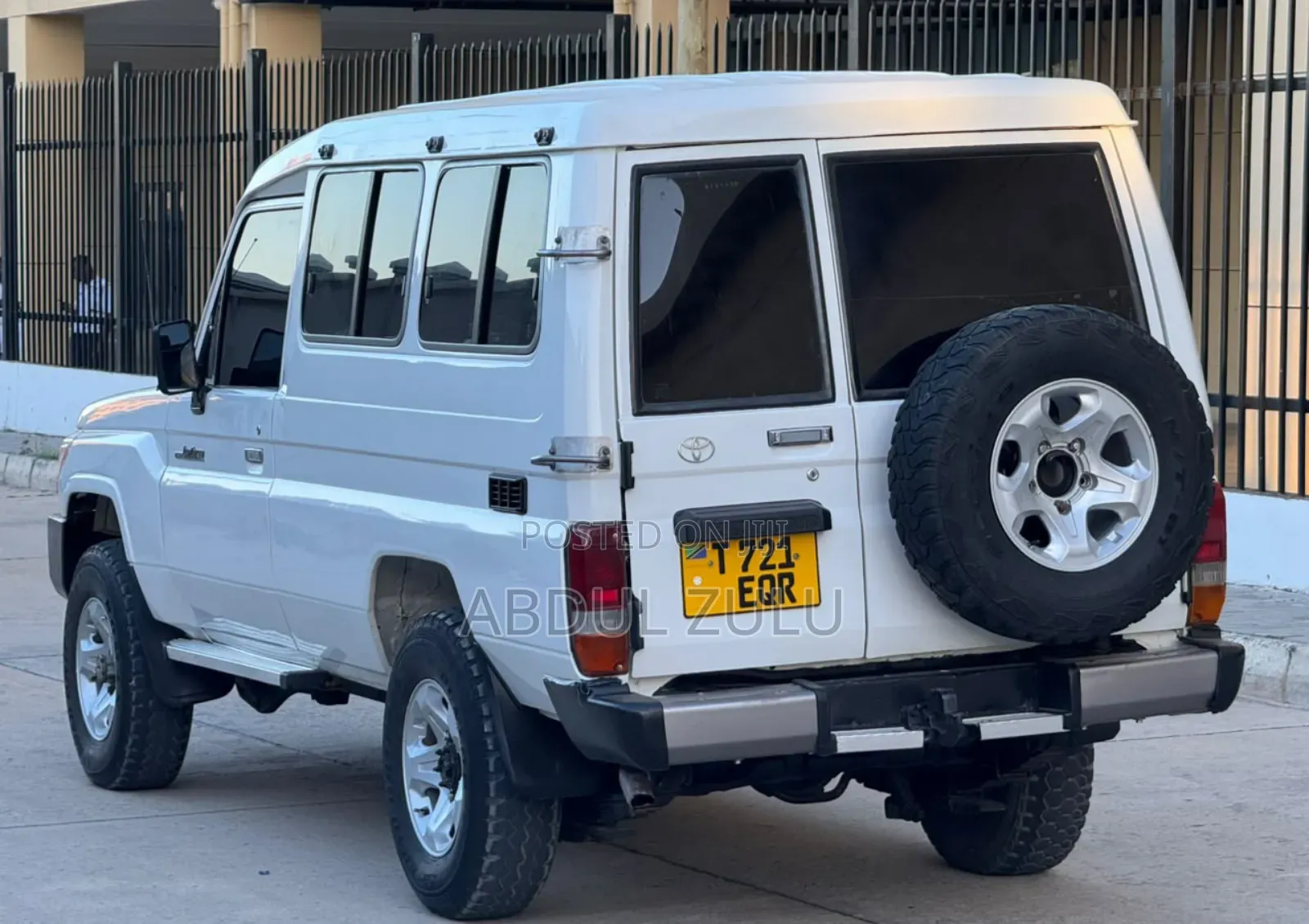 Toyota Land Cruiser 2009 White