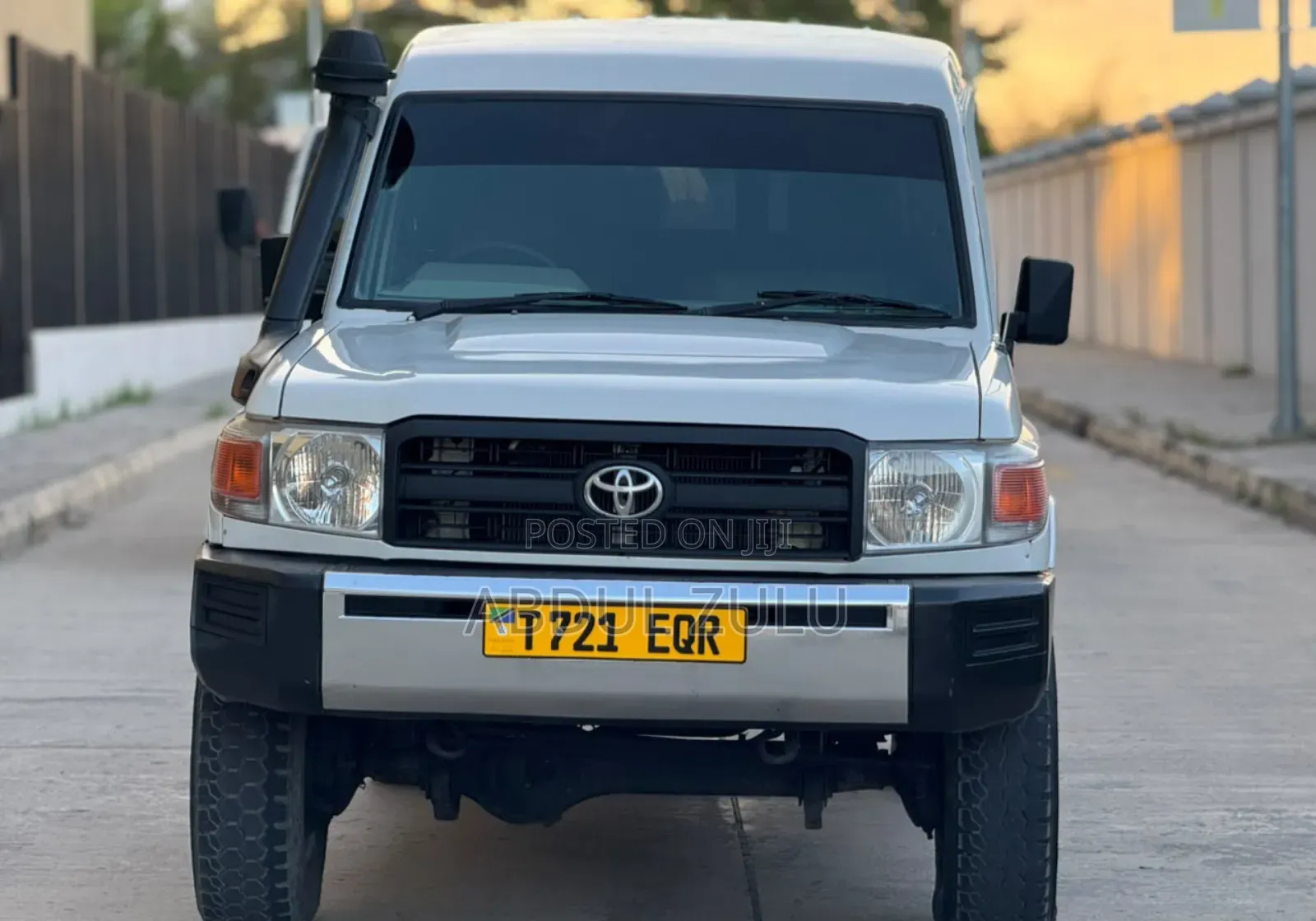 Toyota Land Cruiser 2009 White