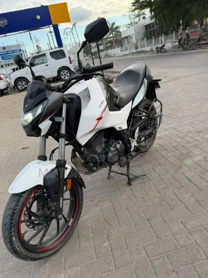 Hero Xtreme 160R 2024 White