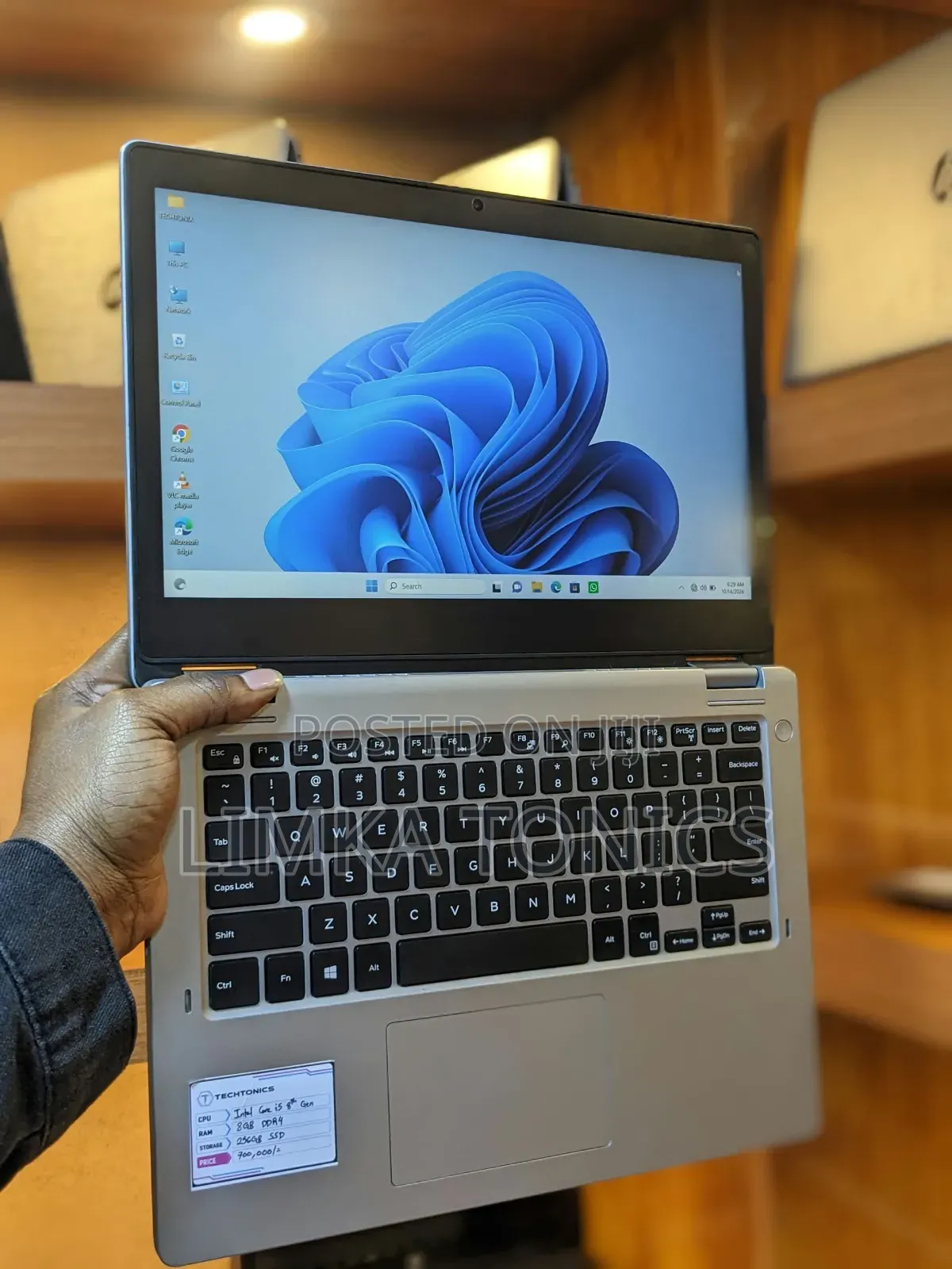 New Laptop Dell Latitude 3310 2-in-1 8GB Intel Core i5 SSD 256GB