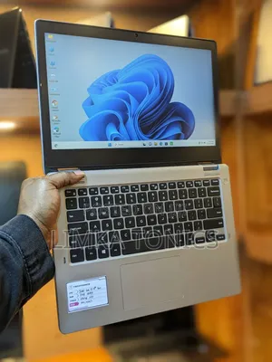 New Laptop Dell Latitude 3310 2-in-1 8GB Intel Core i5 SSD 256GB