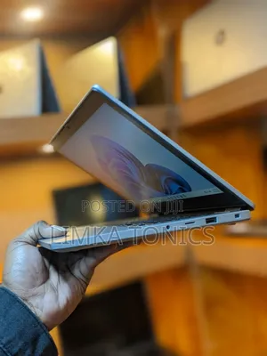 New Laptop Dell Latitude 3310 2-in-1 8GB Intel Core i5 SSD 256GB