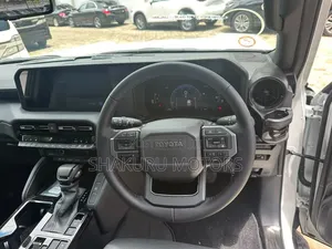 Toyota Land Cruiser Prado 2025 White