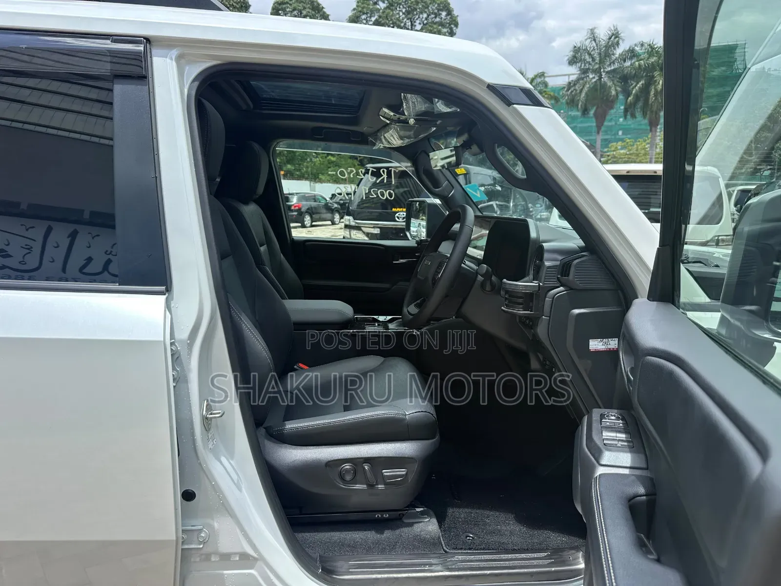 Toyota Land Cruiser Prado 2025 White