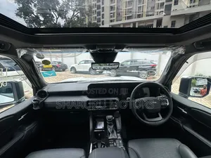 Toyota Land Cruiser Prado 2025 White