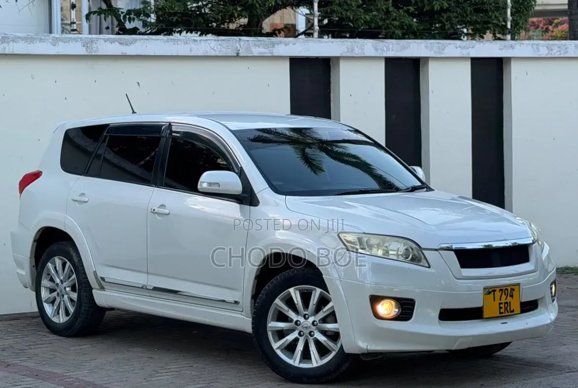 Toyota Vanguard 2011 Pearl