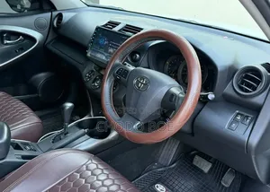 Toyota Vanguard 2011 Pearl