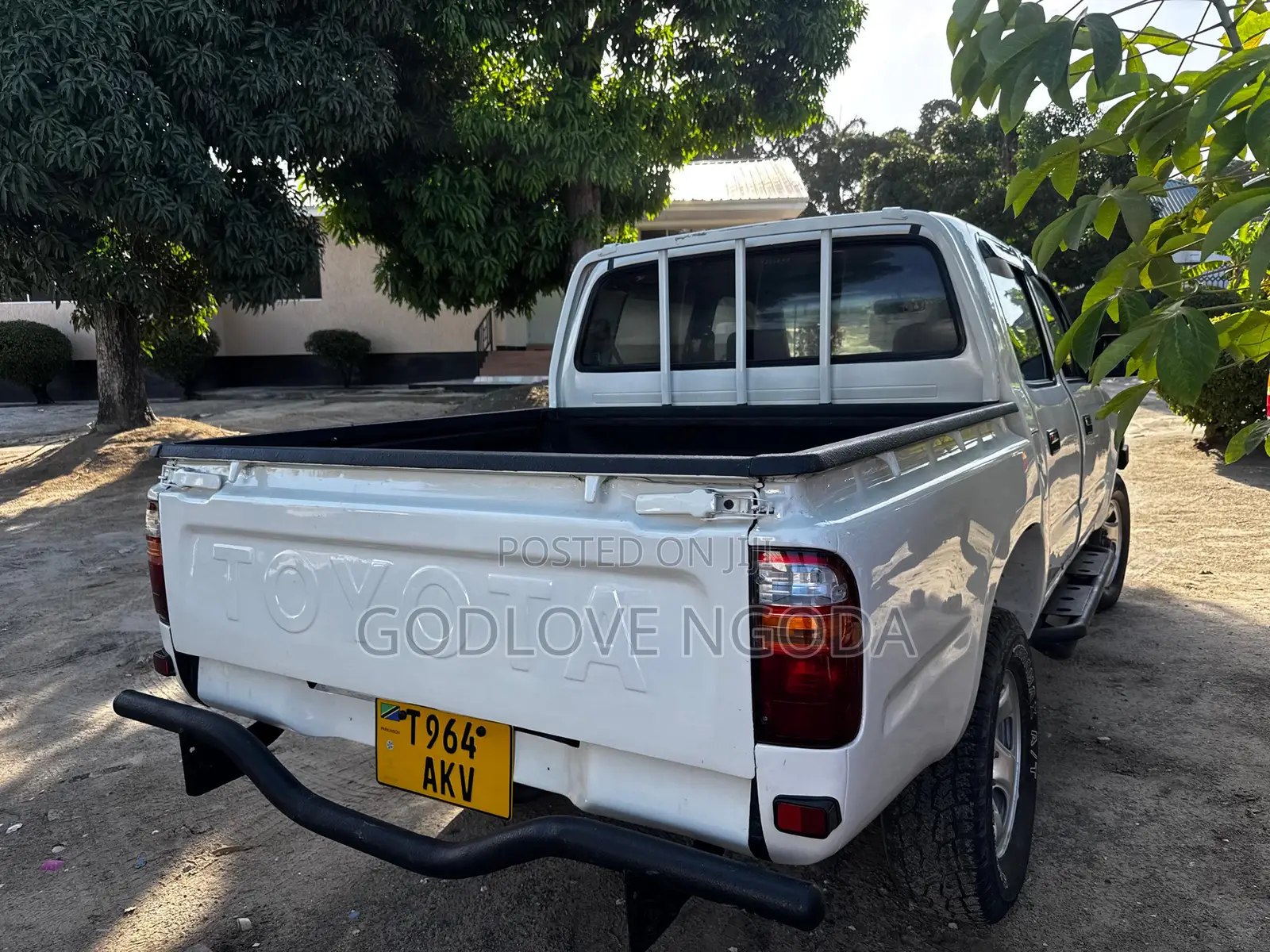 Toyota Hilux 1996 White