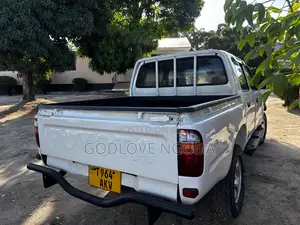 Toyota Hilux 1996 White