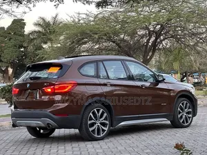 BMW X1 xDrive28i AWD 2016 Brown