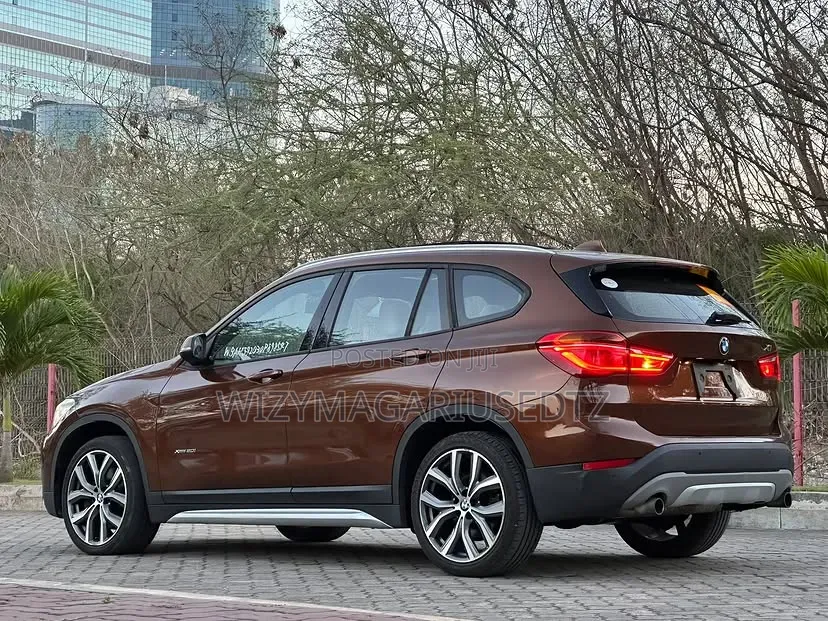 BMW X1 xDrive28i AWD 2016 Brown