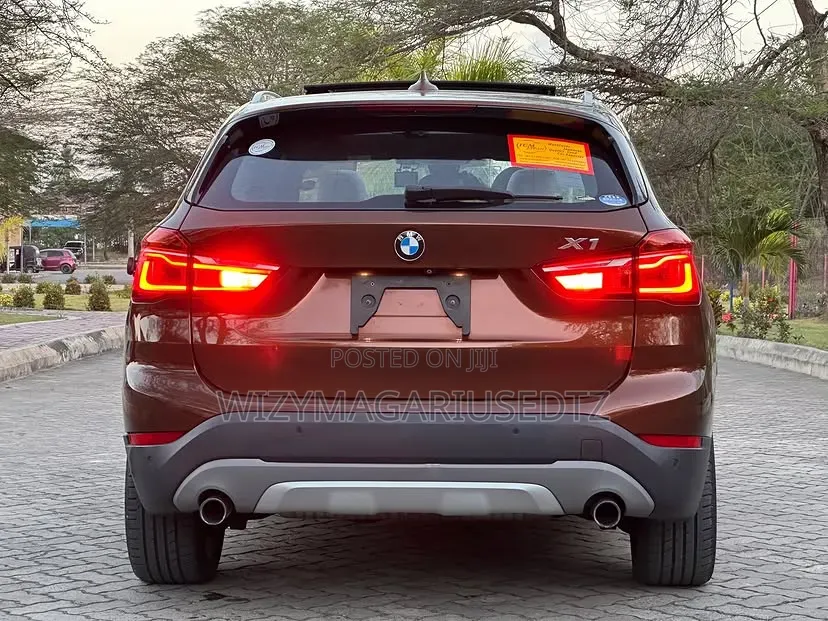 BMW X1 xDrive28i AWD 2016 Brown
