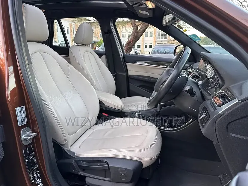 BMW X1 xDrive28i AWD 2016 Brown