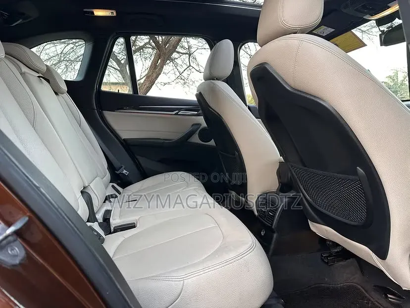 BMW X1 xDrive28i AWD 2016 Brown