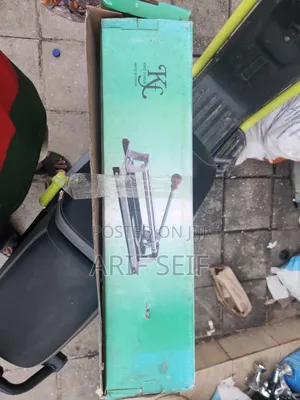 Tiles Cutting Machine