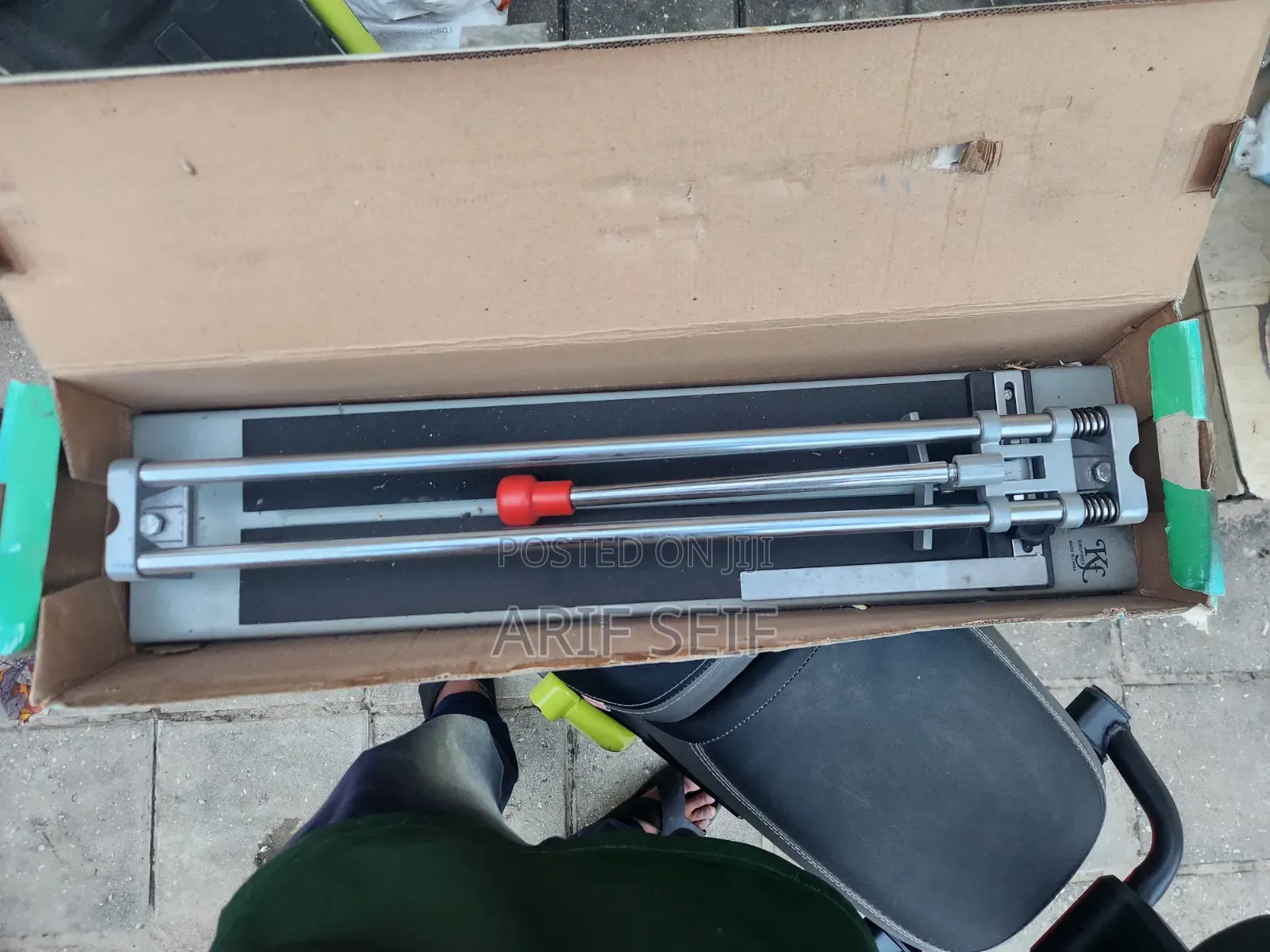 Tiles Cutting Machine