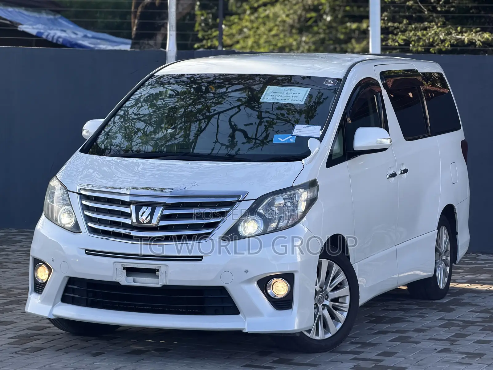 Toyota Alphard 2.4 Petrol FWD 2013 White