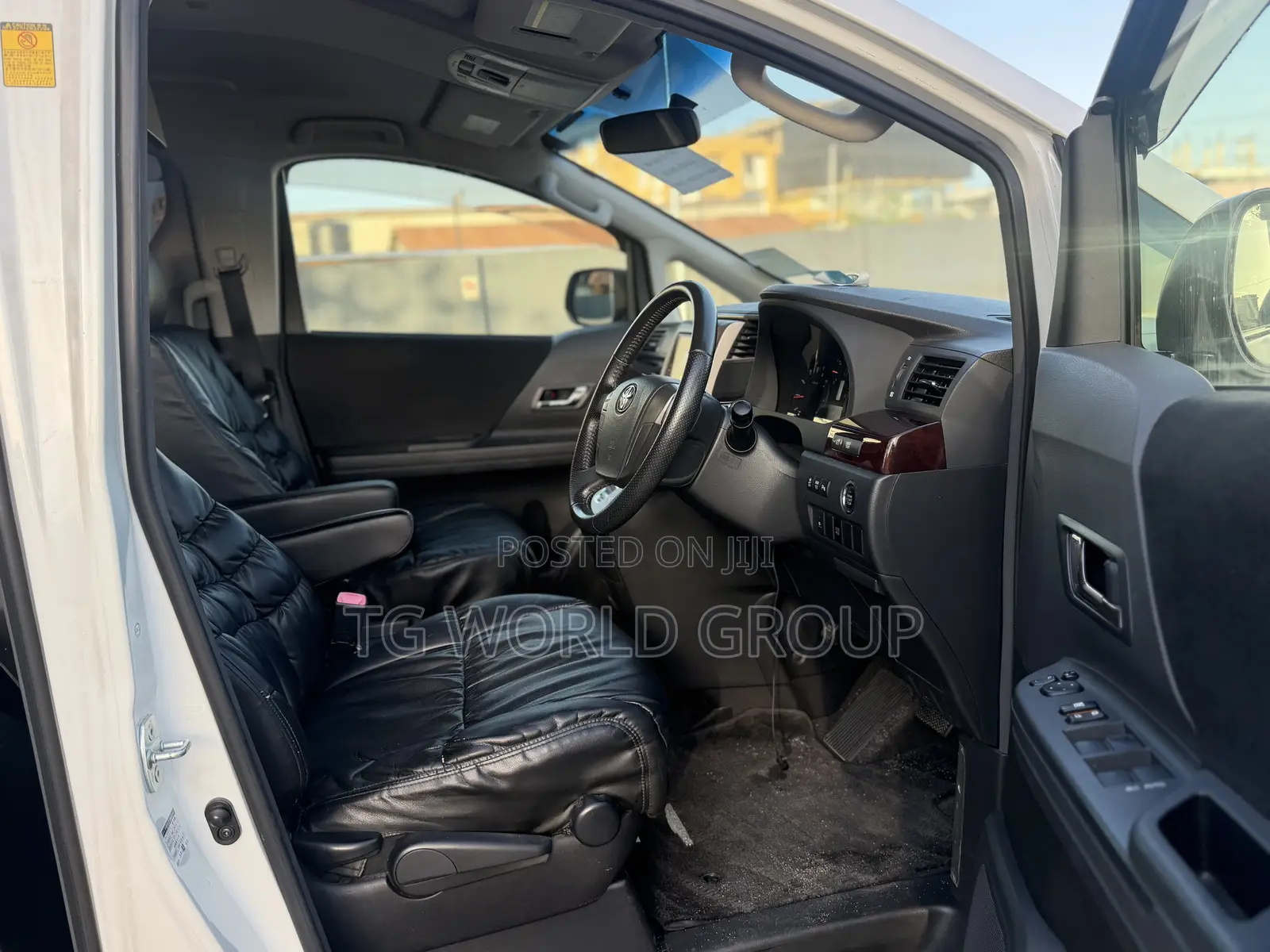 Toyota Alphard 2.4 Petrol FWD 2013 White