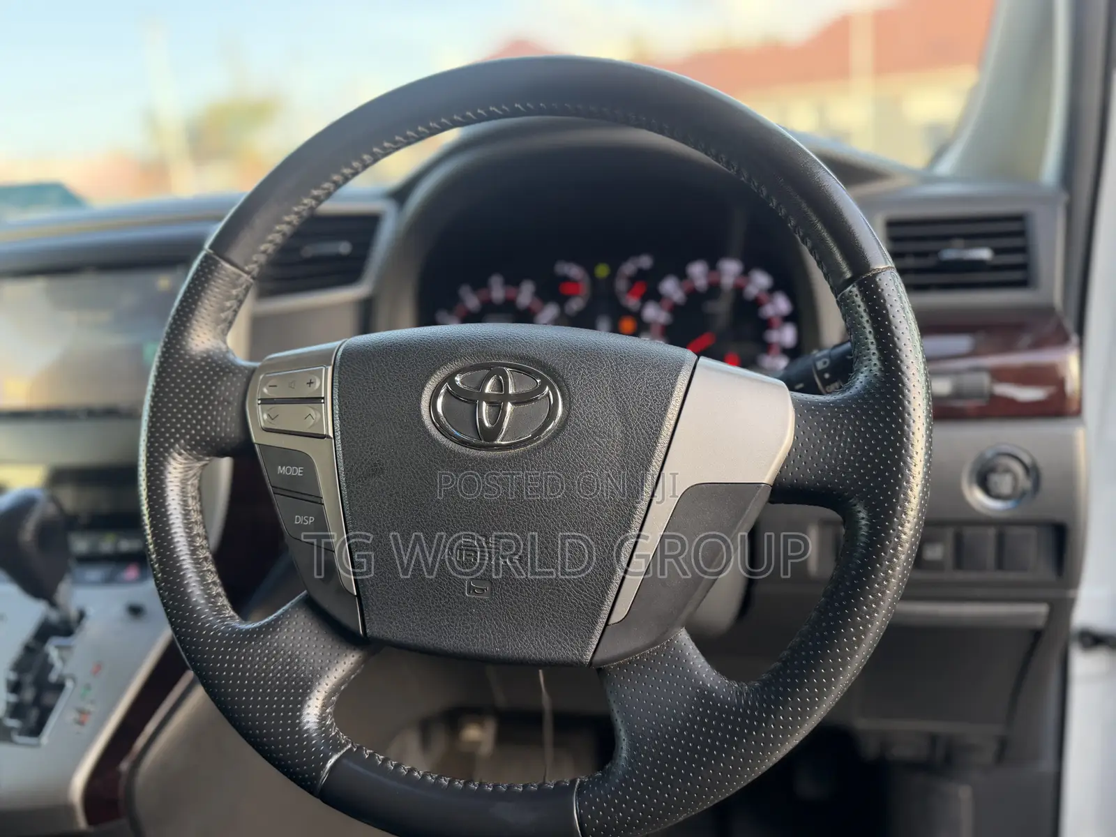 Toyota Alphard 2.4 Petrol FWD 2013 White