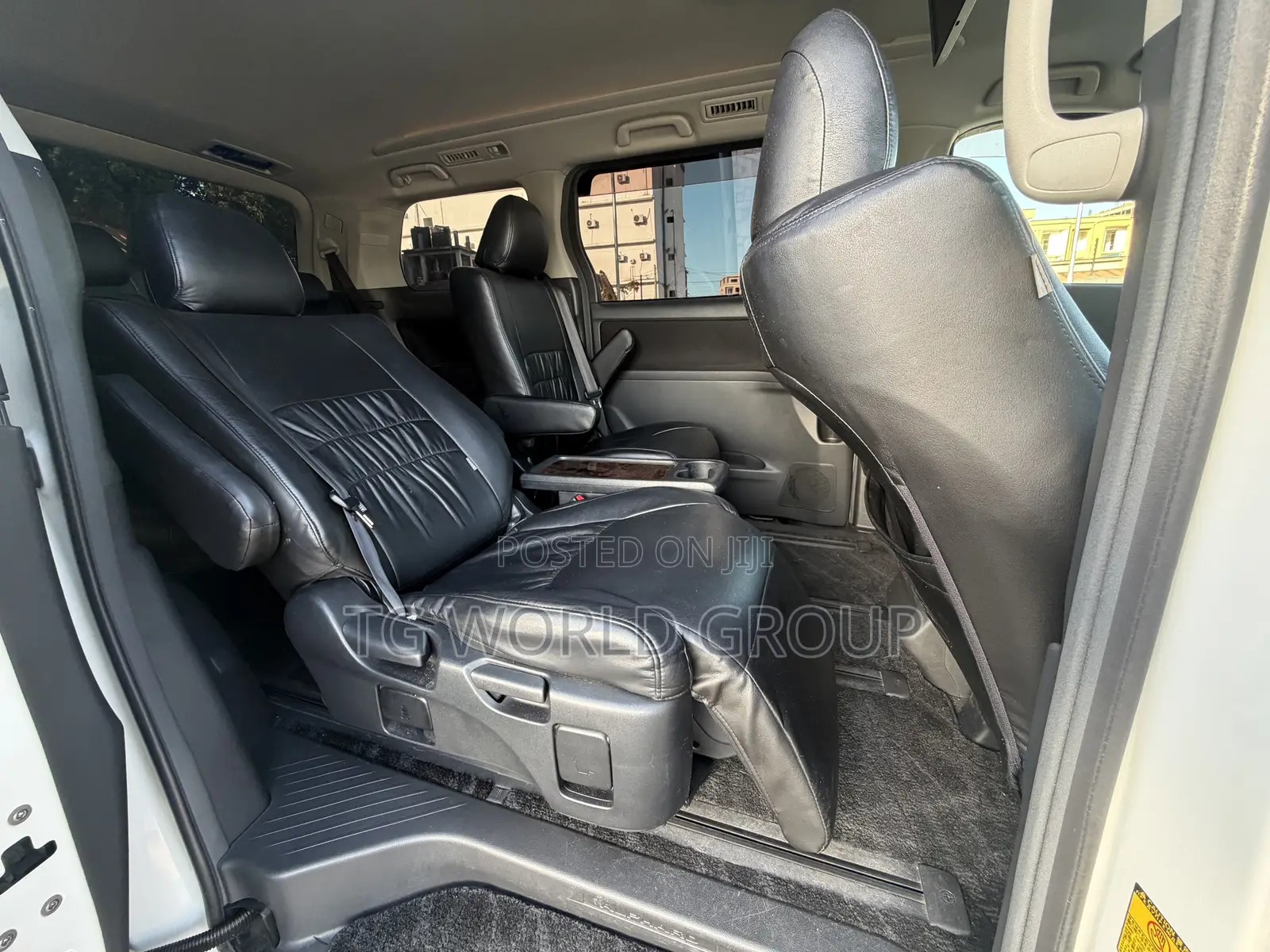 Toyota Alphard 2.4 Petrol FWD 2013 White