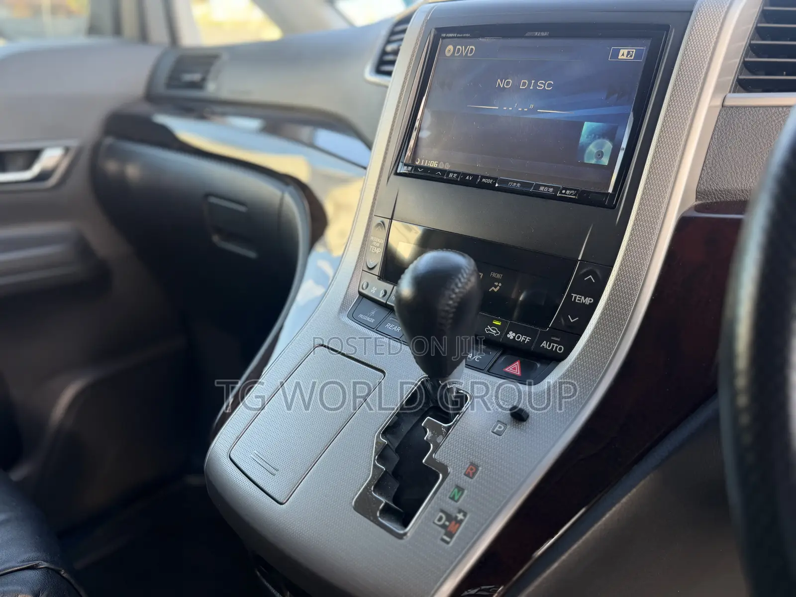 Toyota Alphard 2.4 Petrol FWD 2013 White