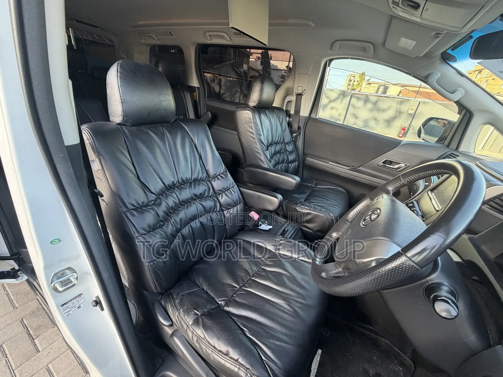 Toyota Alphard 2.4 Petrol FWD 2013 White