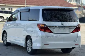 Toyota Alphard 2.4 Petrol AWD 2014 Pearl