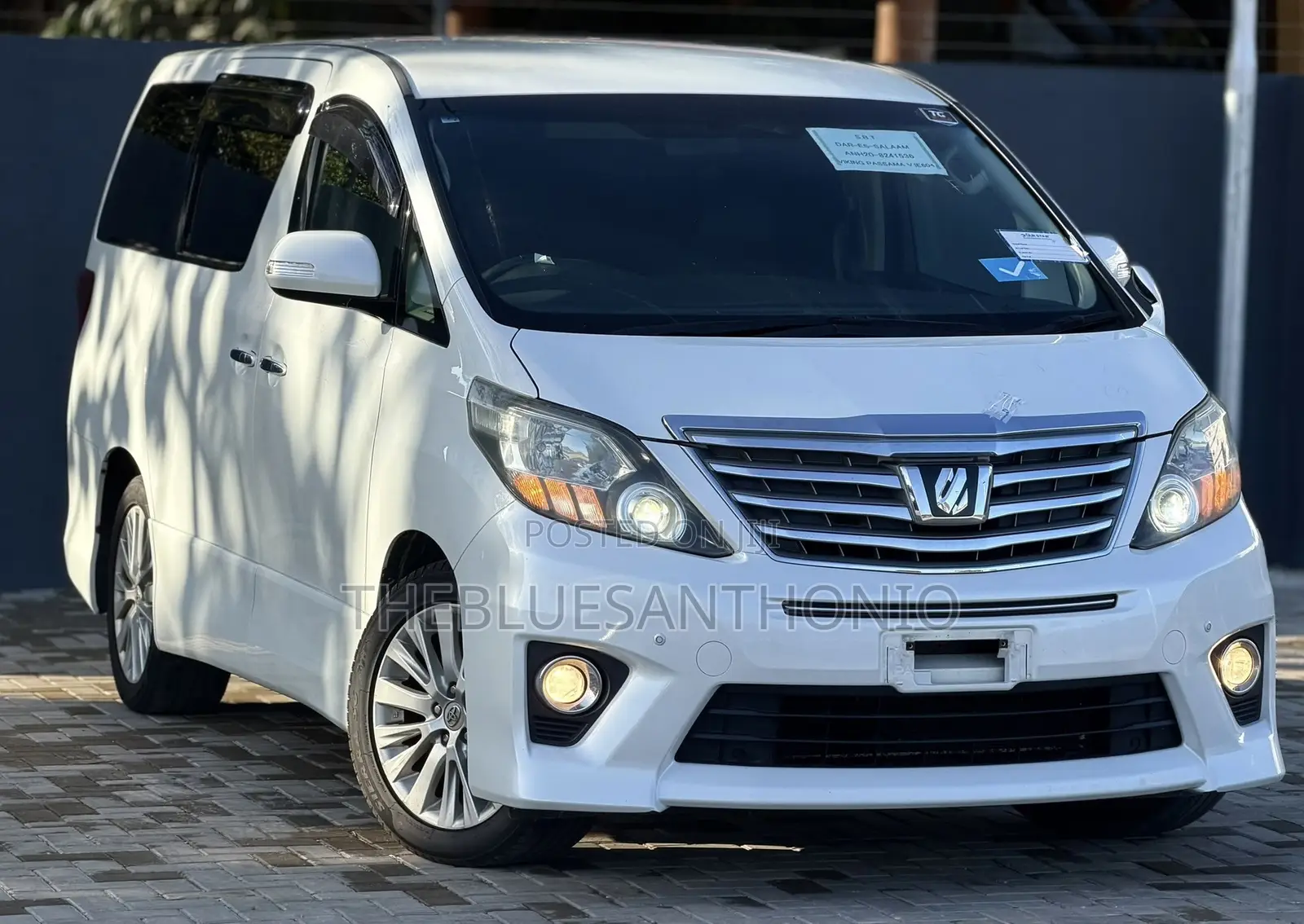 Toyota Alphard 2.4 Petrol AWD 2014 Pearl