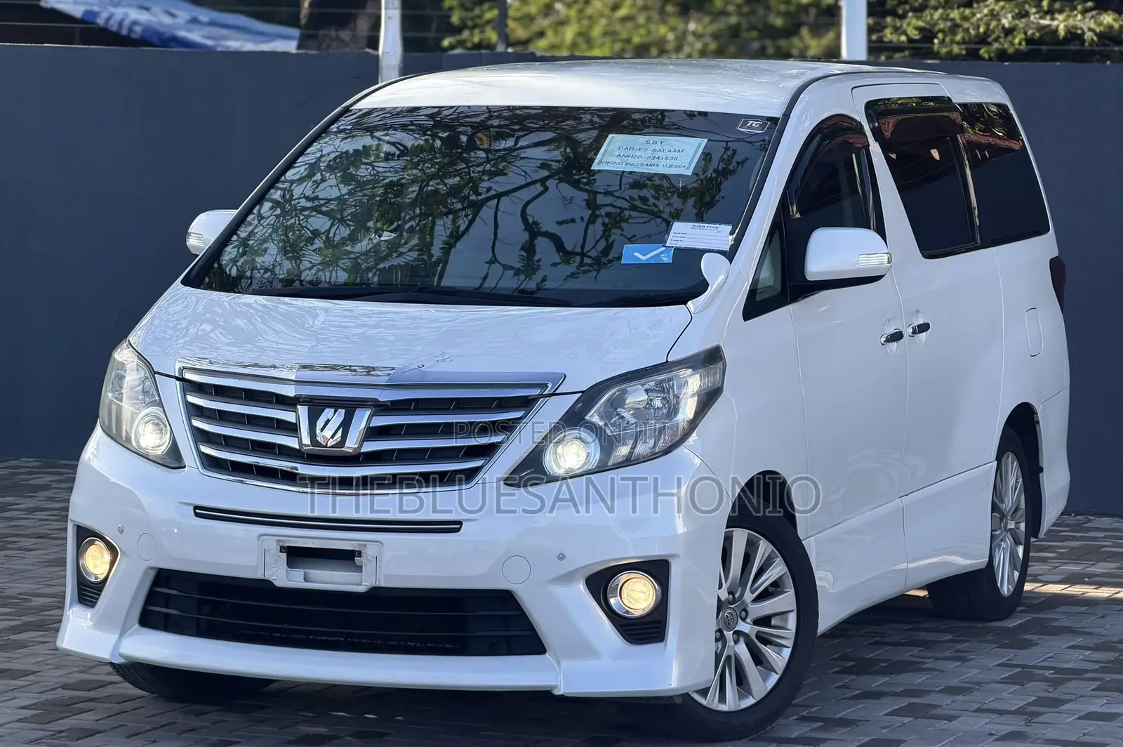 Toyota Alphard 2.4 Petrol AWD 2014 Pearl