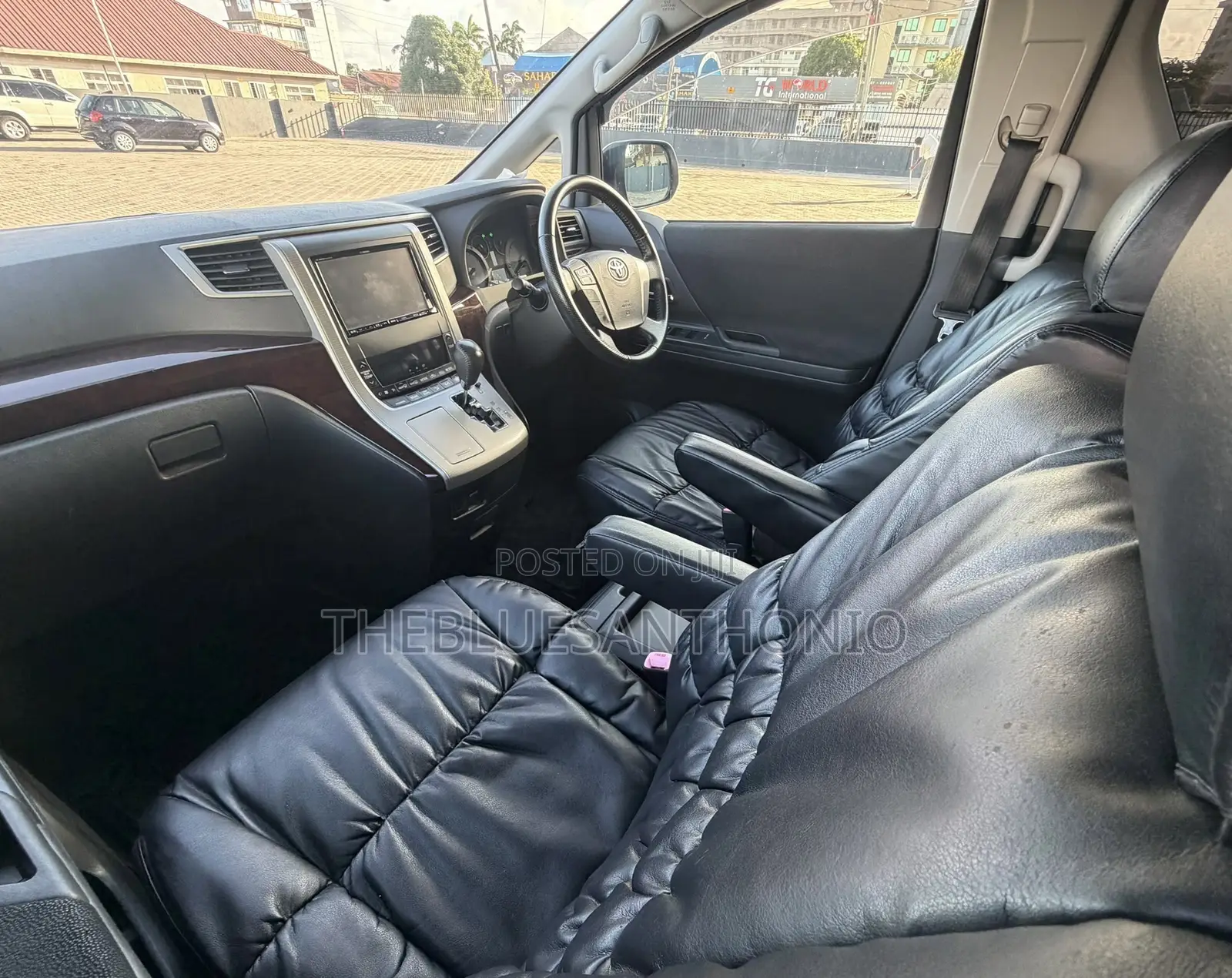 Toyota Alphard 2.4 Petrol AWD 2014 Pearl