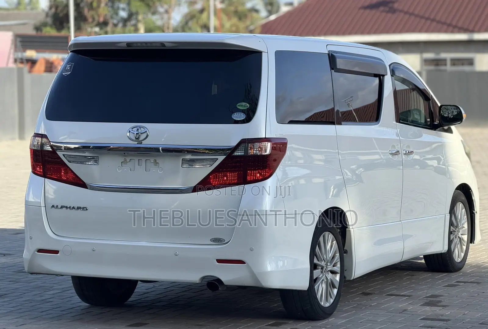 Toyota Alphard 2.4 Petrol AWD 2014 Pearl