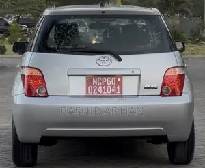 Toyota IST 2005 Silver