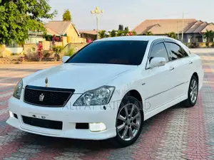 Toyota Crown 2006 White