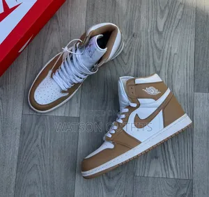 Men's Leather Shoes in AJ1-high Gum Design