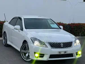 Toyota Crown 2012 White