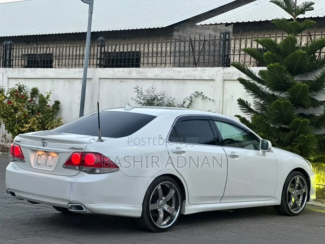 Toyota Crown 2012 White
