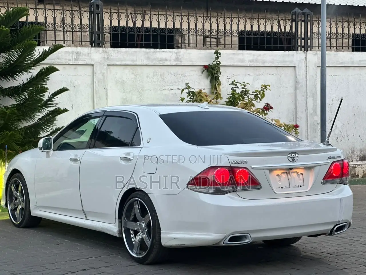 Toyota Crown 2012 White