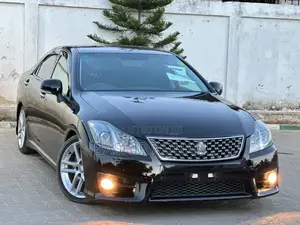Toyota Crown 2012 Black