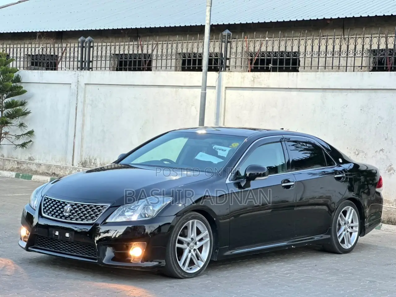 Toyota Crown 2012 Black