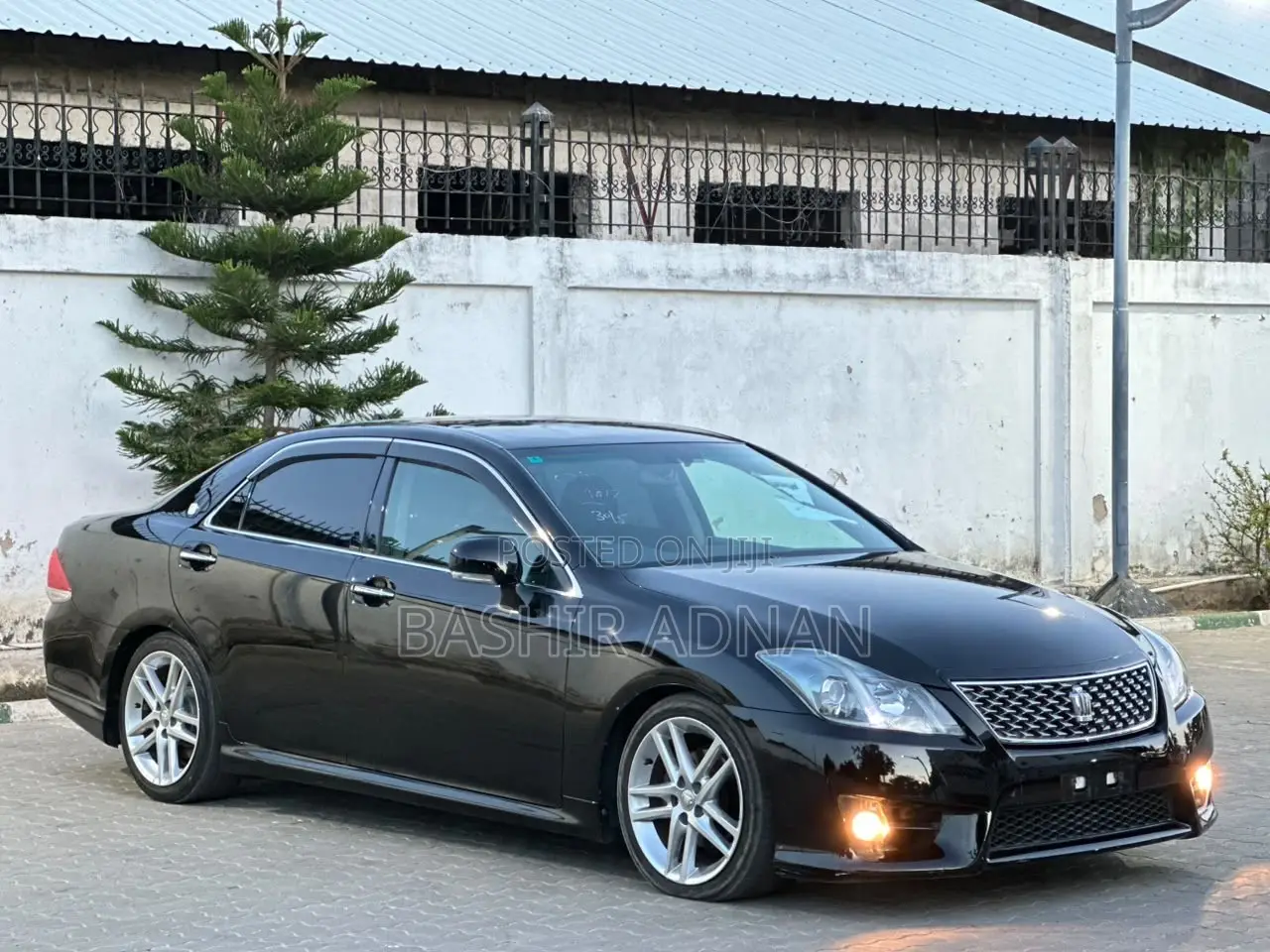 Toyota Crown 2012 Black