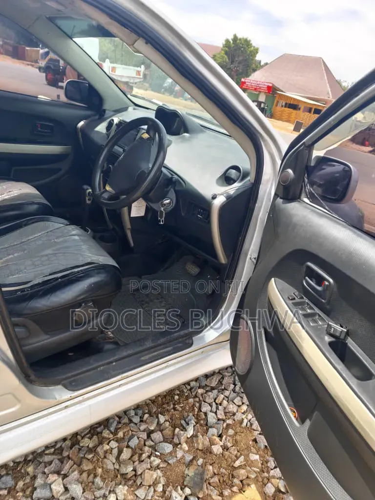 Toyota IST 2003 Silver