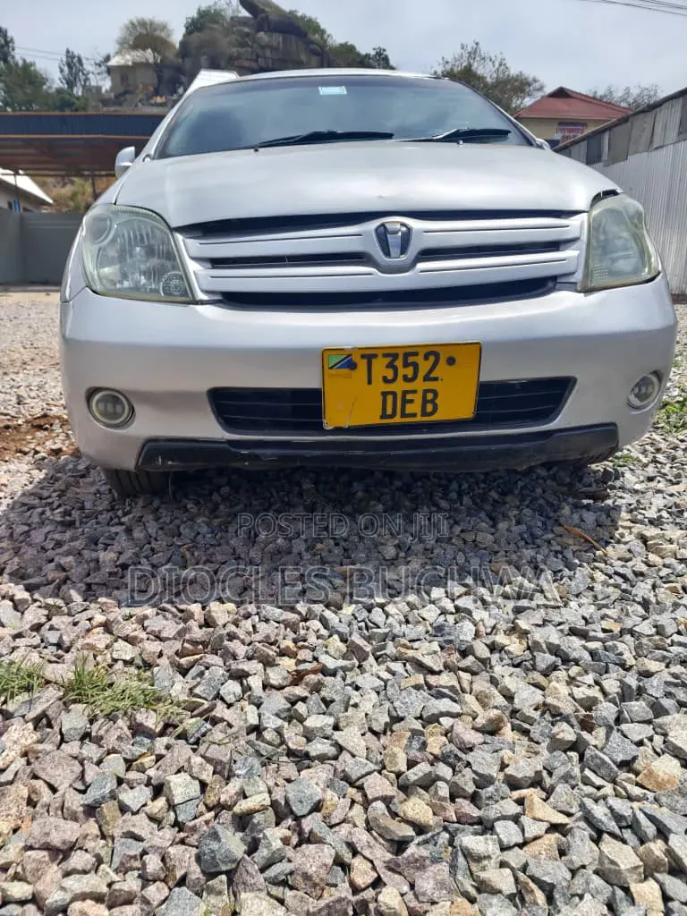 Toyota IST 2003 Silver