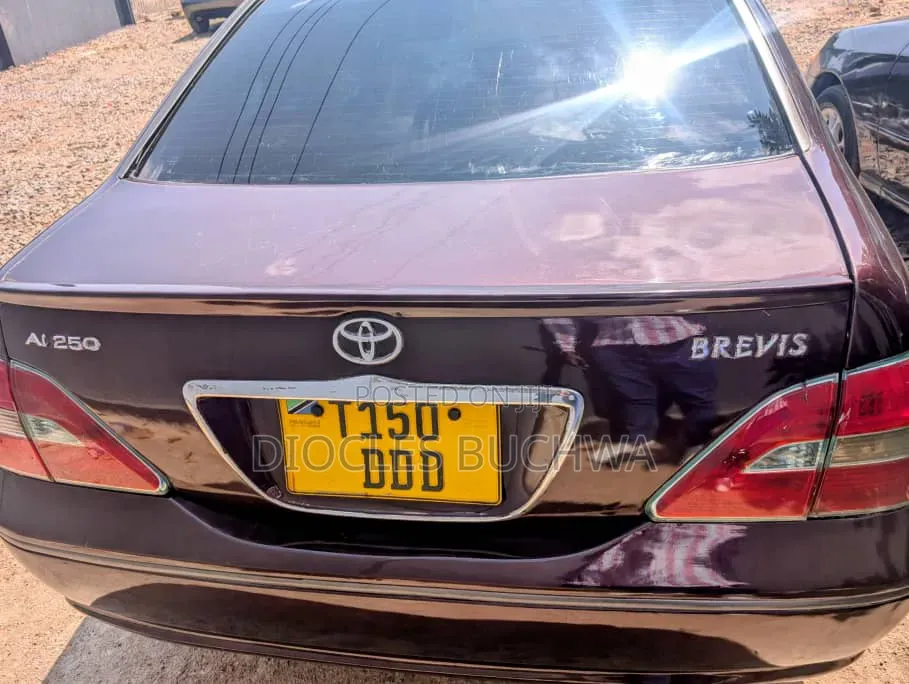 Toyota Brevis 2004 Gold