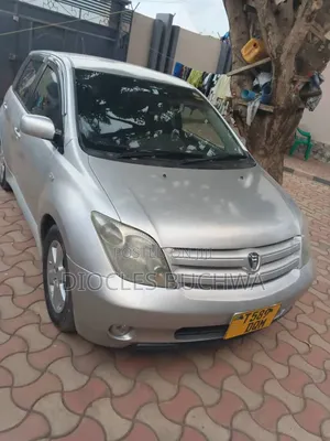Toyota IST 2005 Silver
