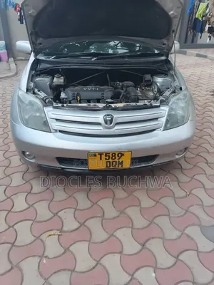 Toyota IST 2005 Silver
