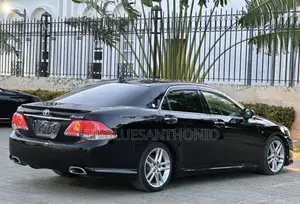 Toyota Crown 2012 Black